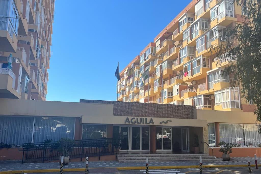 Estudio Aguila Con Vistas Al Mar Benalmadena Luaran gambar