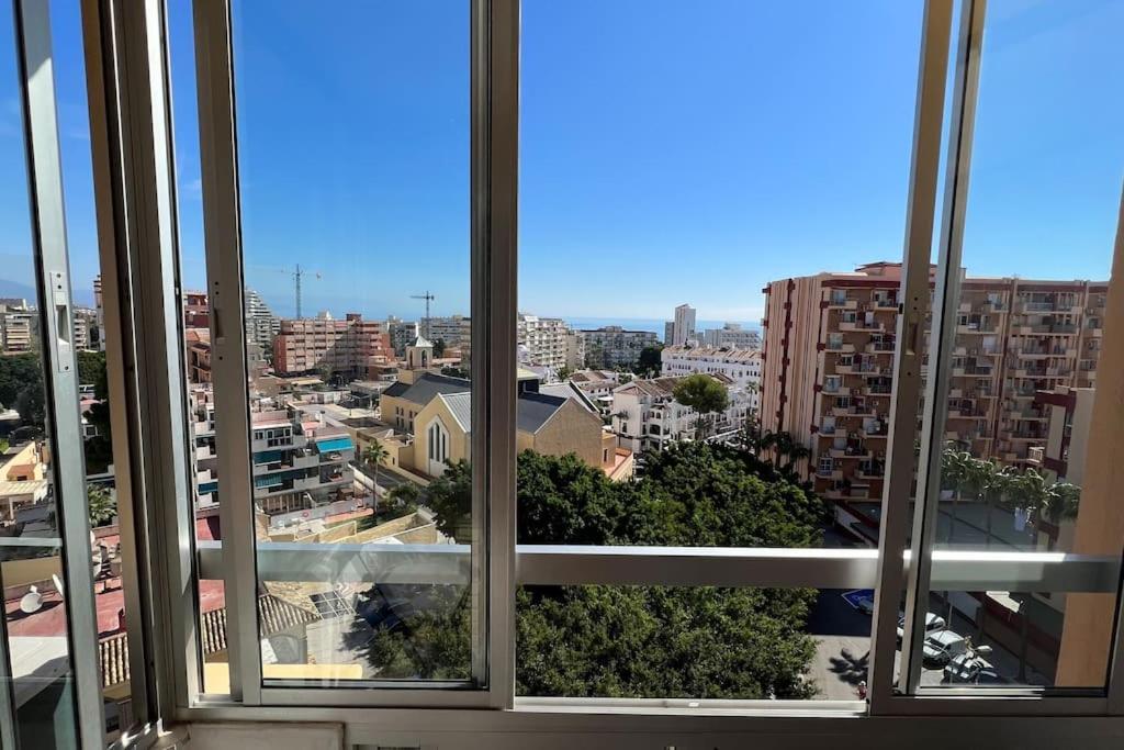 Estudio Aguila Con Vistas Al Mar Benalmadena Luaran gambar