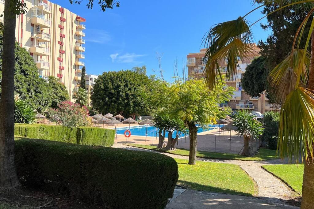 Estudio Aguila Con Vistas Al Mar Benalmadena Luaran gambar